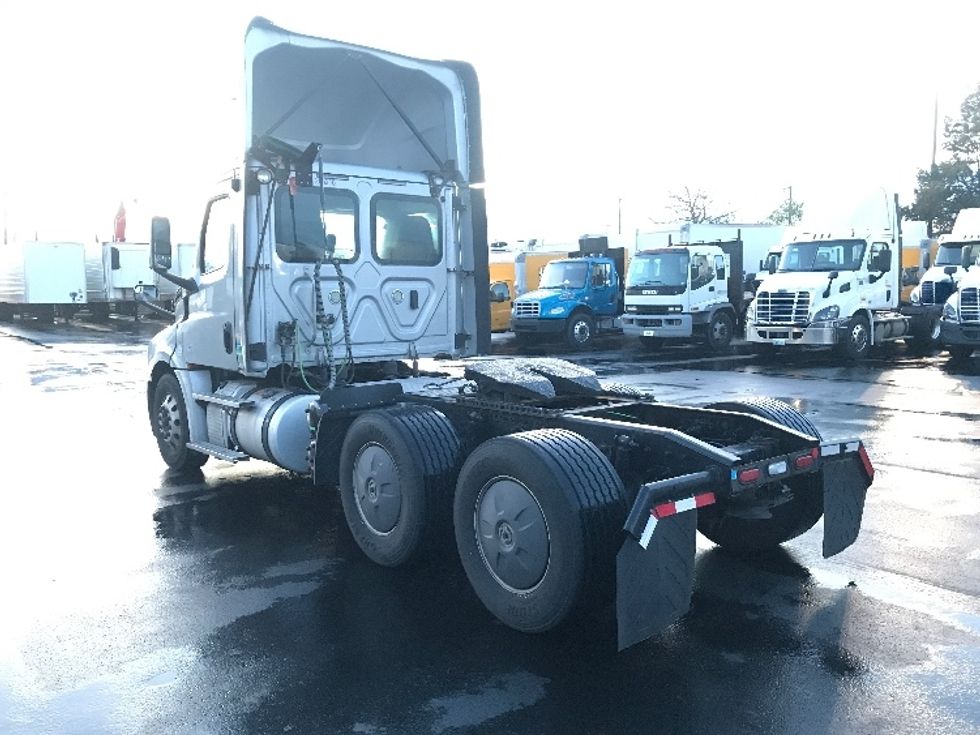 Day Cab Tractor-Heavy Duty Tractors-Freightliner-2019-T12664ST-Allentown-PA-409,172\n\t\tmiles-$ 46,000 - Image 5