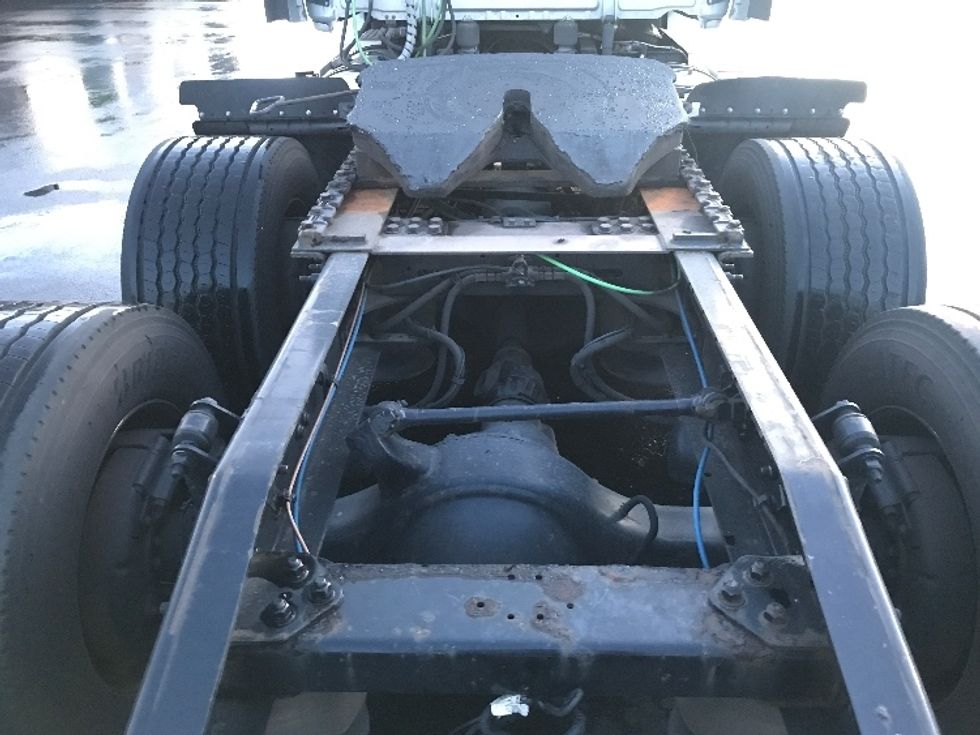 Day Cab Tractor-Heavy Duty Tractors-Freightliner-2019-T12664ST-Allentown-PA-409,172\n\t\tmiles-$ 46,000 - Image 6