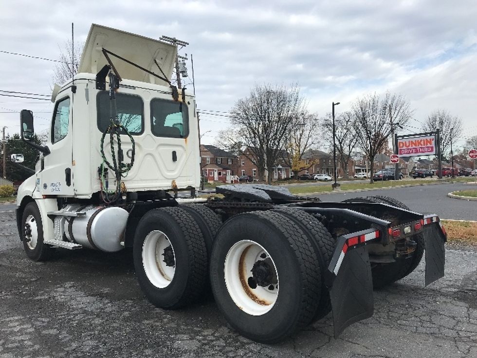 Day Cab Tractor-Heavy Duty Tractors-Freightliner-2019-T12664ST-Allentown-PA-424,396\n\t\tmiles-$ 39,750 - Image 5