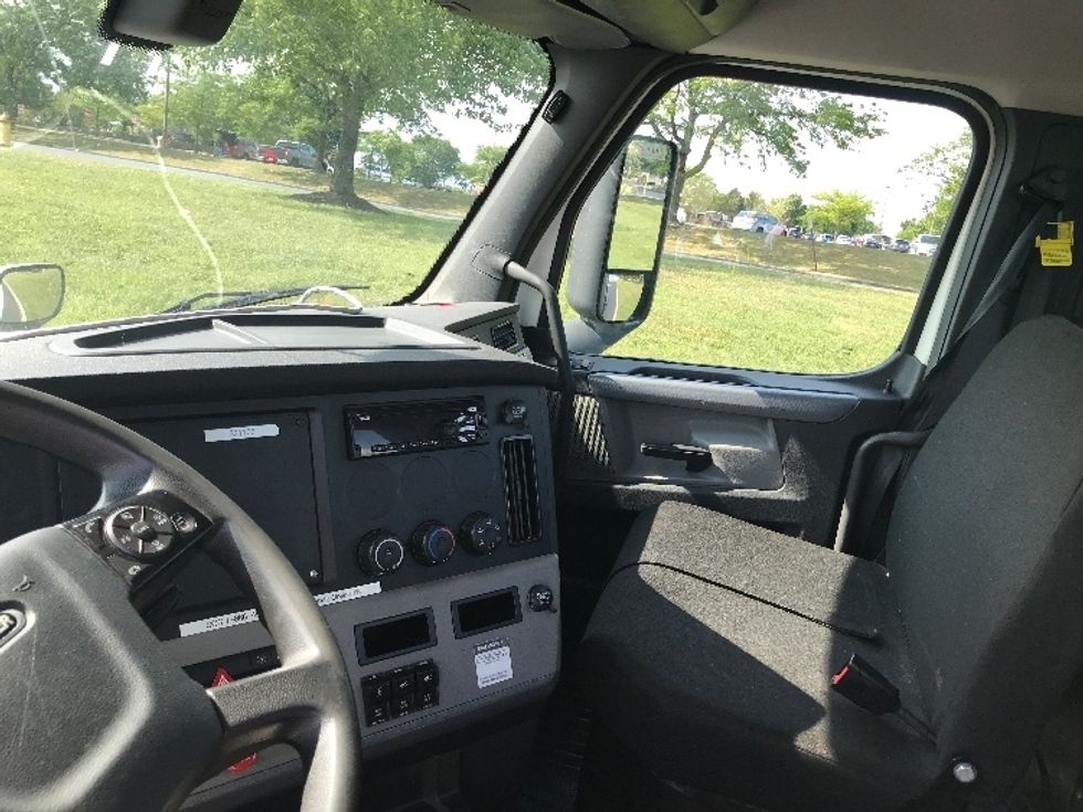 Day Cab Tractor-Heavy Duty Tractors-Freightliner-2019-T12664ST-Allentown-PA-513,509\n\t\tmiles-$ 45,000 - Image 10