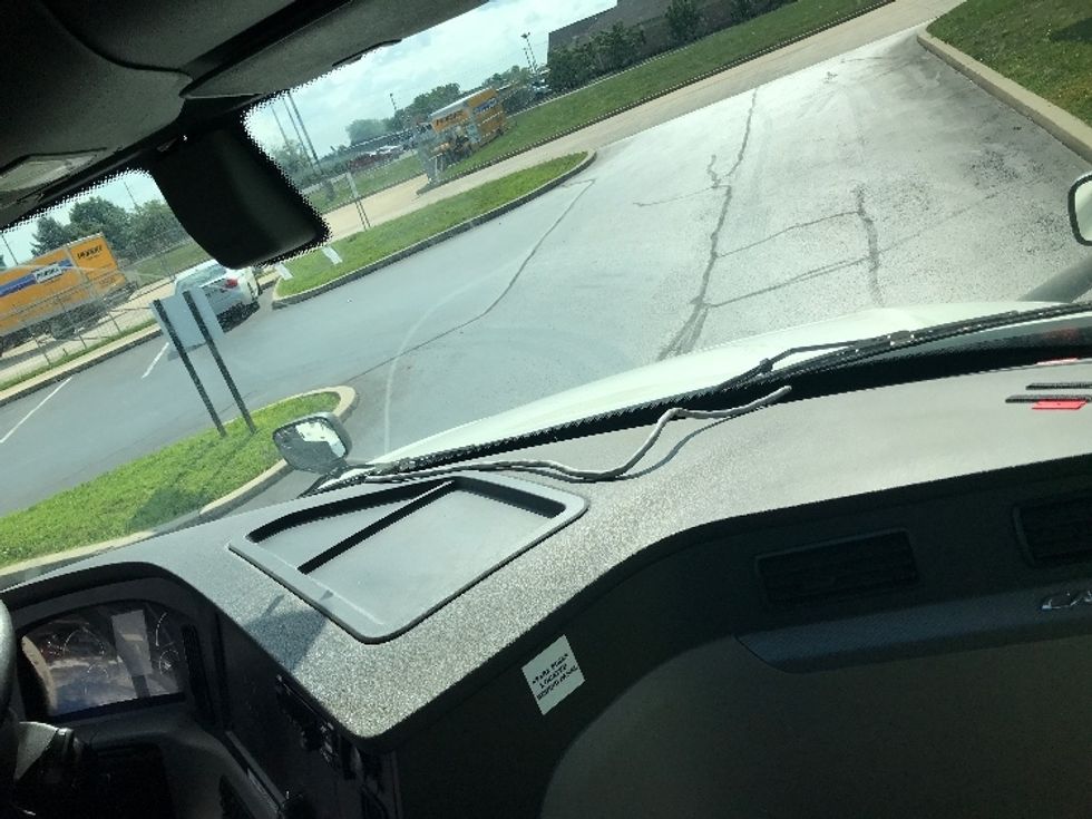 Day Cab Tractor-Heavy Duty Tractors-Freightliner-2019-T12664ST-Allentown-PA-513,509\n\t\tmiles-$ 45,000 - Image 13