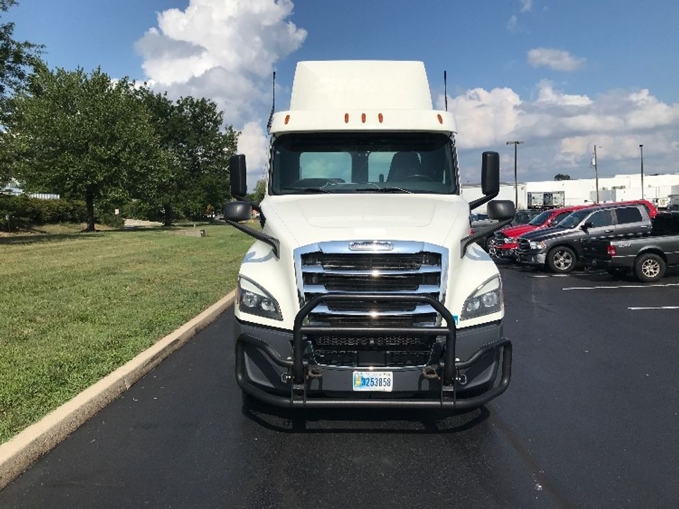 Day Cab Tractor-Heavy Duty Tractors-Freightliner-2019-T12664ST-Allentown-PA-513,509\n\t\tmiles-$ 45,000 - Image 2