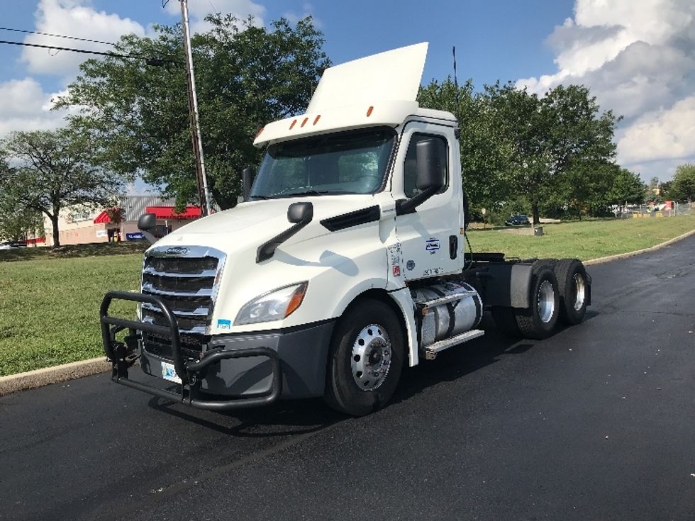 Day Cab Tractor-Heavy Duty Tractors-Freightliner-2019-T12664ST-Allentown-PA-513,509\n\t\tmiles-$ 45,000 - Image 3
