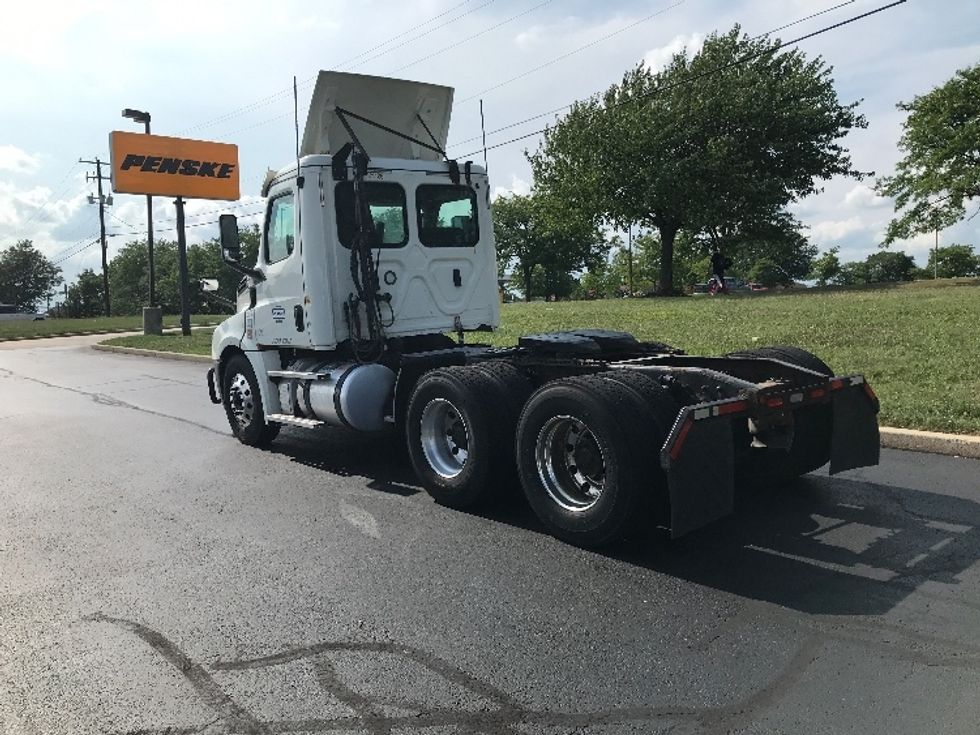 Day Cab Tractor-Heavy Duty Tractors-Freightliner-2019-T12664ST-Allentown-PA-513,509\n\t\tmiles-$ 45,000 - Image 5