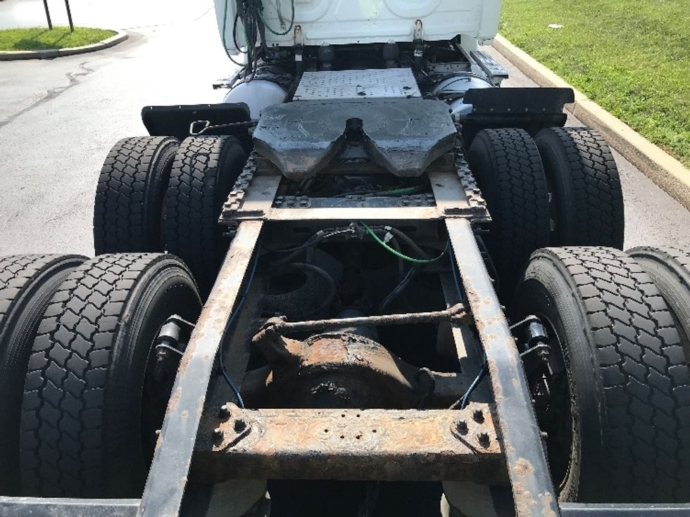 Day Cab Tractor-Heavy Duty Tractors-Freightliner-2019-T12664ST-Allentown-PA-513,509\n\t\tmiles-$ 45,000 - Image 6