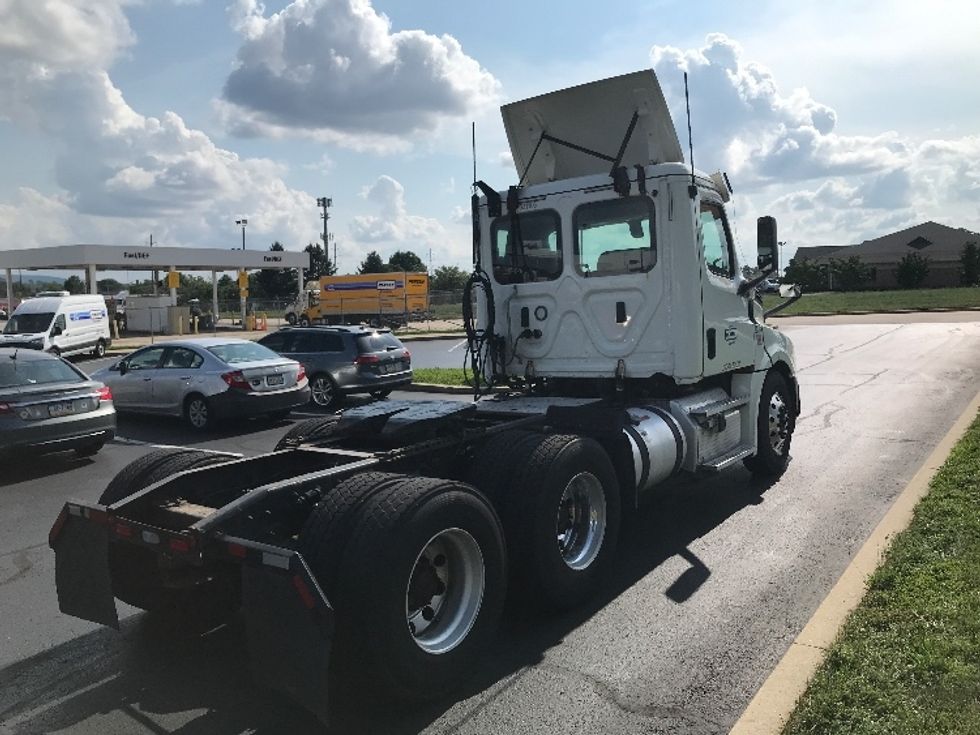 Day Cab Tractor-Heavy Duty Tractors-Freightliner-2019-T12664ST-Allentown-PA-513,509\n\t\tmiles-$ 45,000 - Image 7