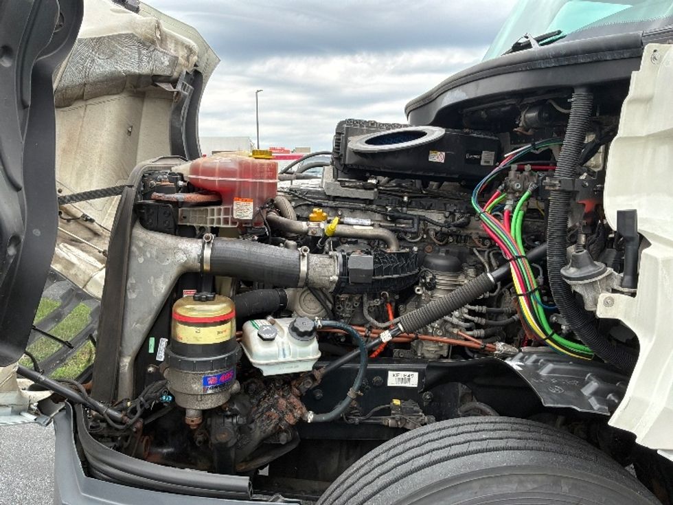 Day Cab Tractor-Heavy Duty Tractors-Freightliner-2019-T12664ST-Allentown-PA-519,424\n\t\tmiles-$ 31,750 - Image 16