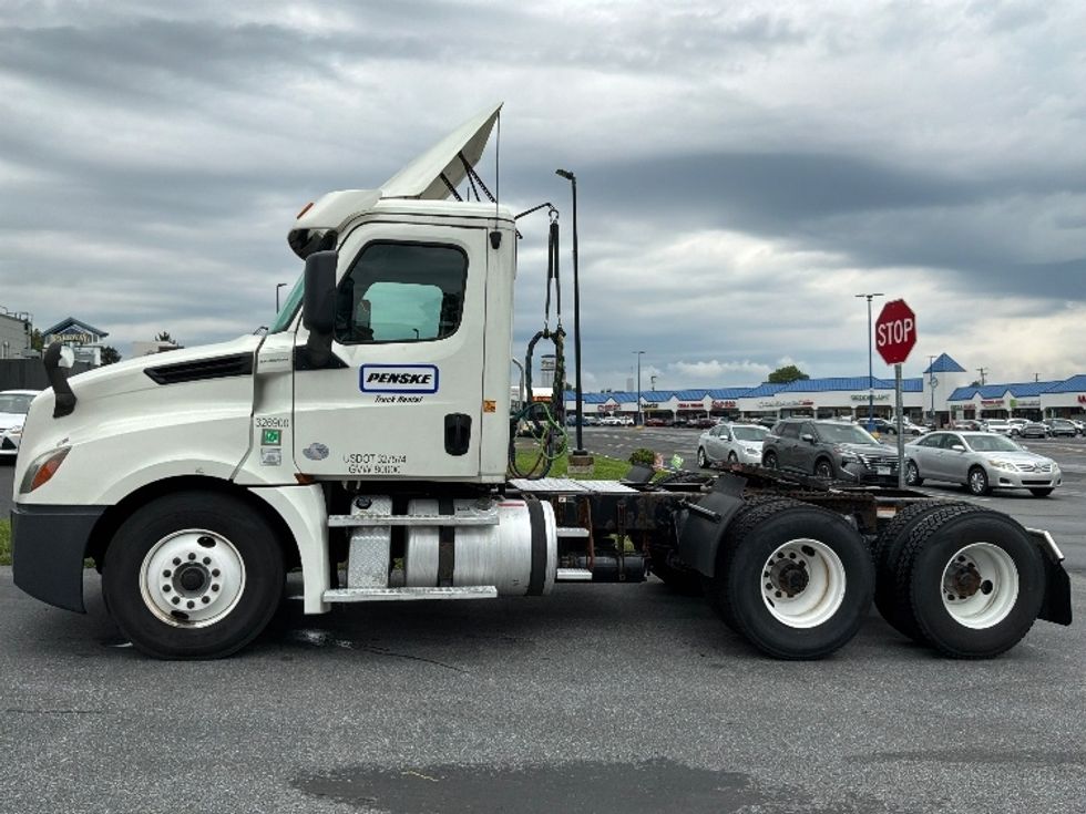 Day Cab Tractor-Heavy Duty Tractors-Freightliner-2019-T12664ST-Allentown-PA-519,424\n\t\tmiles-$ 31,750 - Image 4