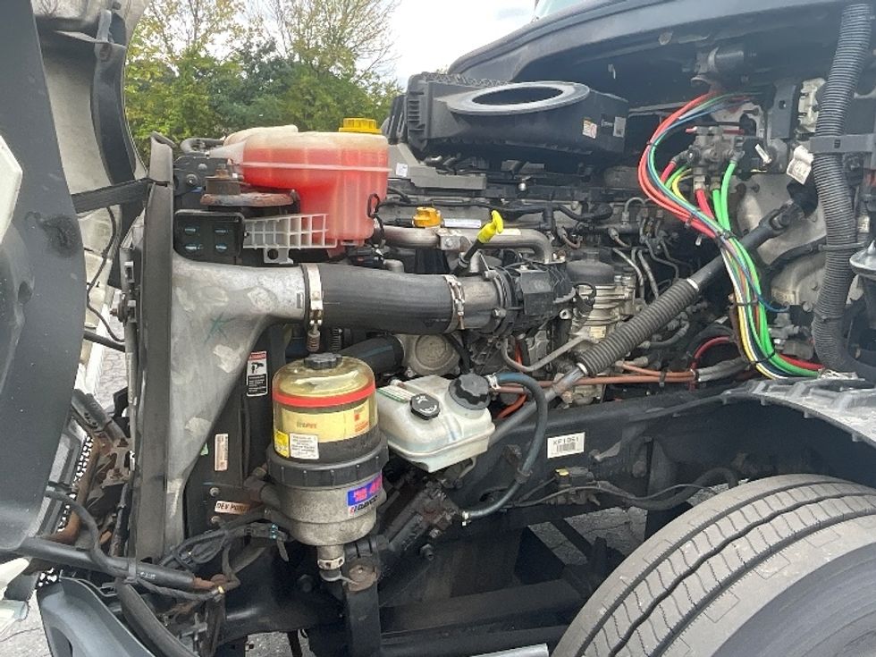 Day Cab Tractor-Heavy Duty Tractors-Freightliner-2019-T12664ST-Allentown-PA-545,403\n\t\tmiles-$ 36,500 - Image 16
