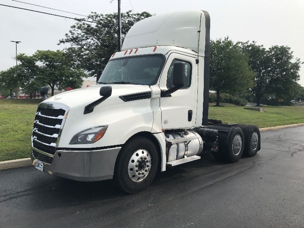 Day Cab Tractor-Heavy Duty Tractors-Freightliner-2019-T12664ST-Allentown-PA-653,062\n\t\tmiles-$ 27,500 - Image 3
