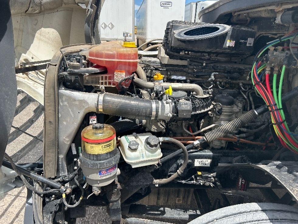 Day Cab Tractor-Heavy Duty Tractors-Freightliner-2019-T12664ST-Amarillo-TX-557,655\n\t\tmiles-$ 38,750 - Image 16