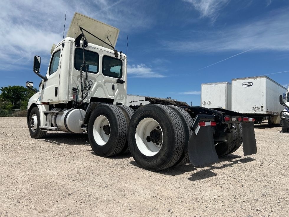 Day Cab Tractor-Heavy Duty Tractors-Freightliner-2019-T12664ST-Amarillo-TX-557,655\n\t\tmiles-$ 38,750 - Image 5