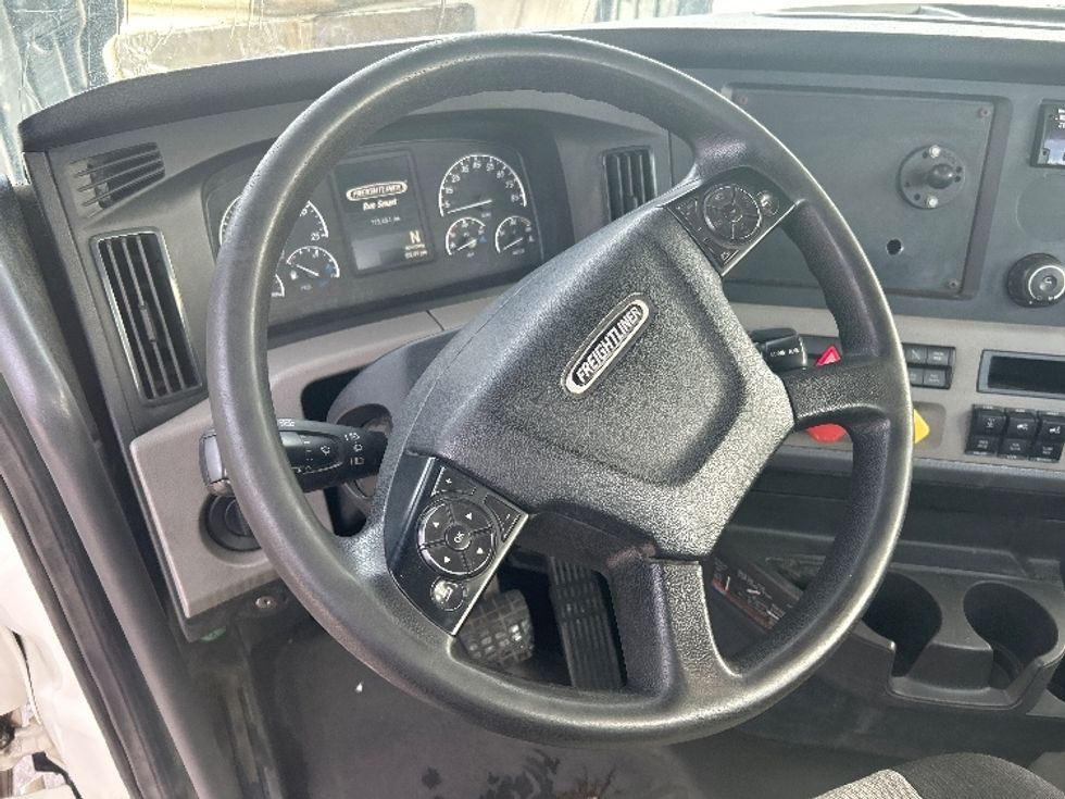 Day Cab Tractor-Heavy Duty Tractors-Freightliner-2019-T12664ST-Anderson-SC-175,681\n\t\tmiles-$ 56,500 - Image 11