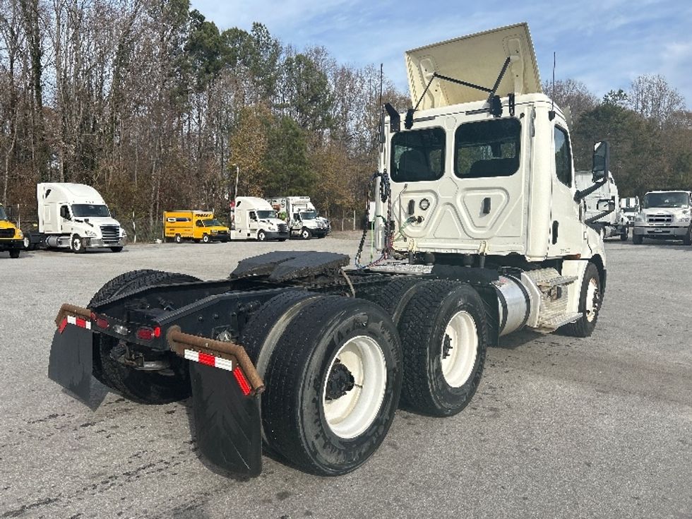 Day Cab Tractor-Heavy Duty Tractors-Freightliner-2019-T12664ST-Anderson-SC-175,681\n\t\tmiles-$ 56,500 - Image 7