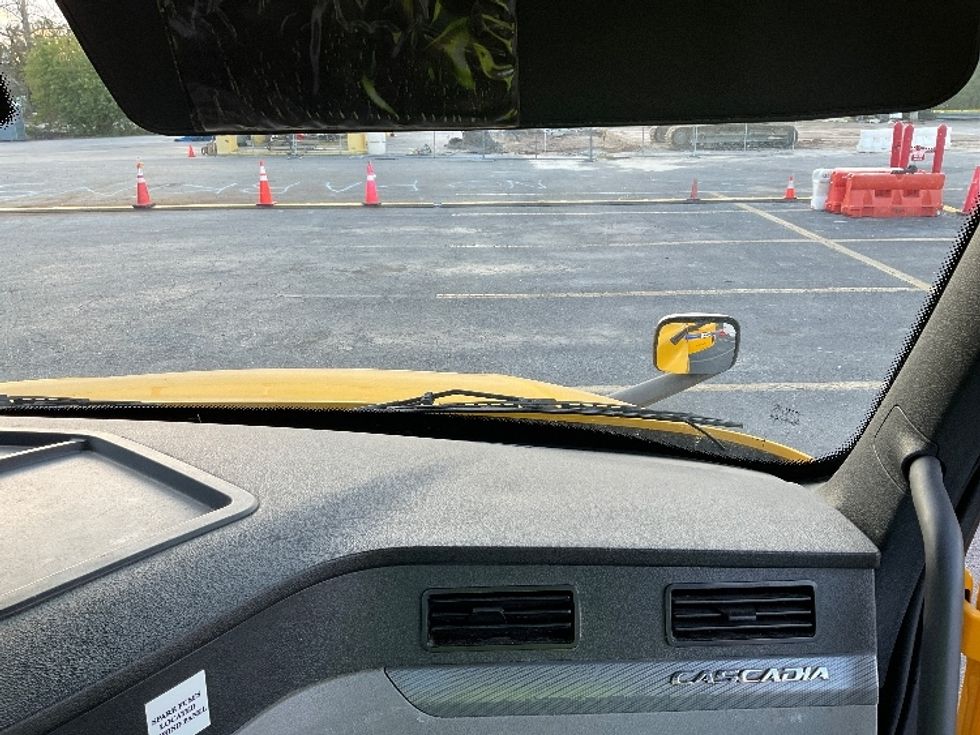 Day Cab Tractor-Heavy Duty Tractors-Freightliner-2019-T12664ST-Apopka-FL-478,936\n\t\tmiles-$ 35,750 - Image 13