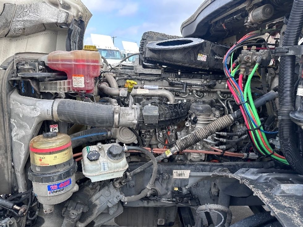 Day Cab Tractor-Heavy Duty Tractors-Freightliner-2019-T12664ST-Arlington-TX-237,327\n\t\tmiles-$ 69,500 - Image 16