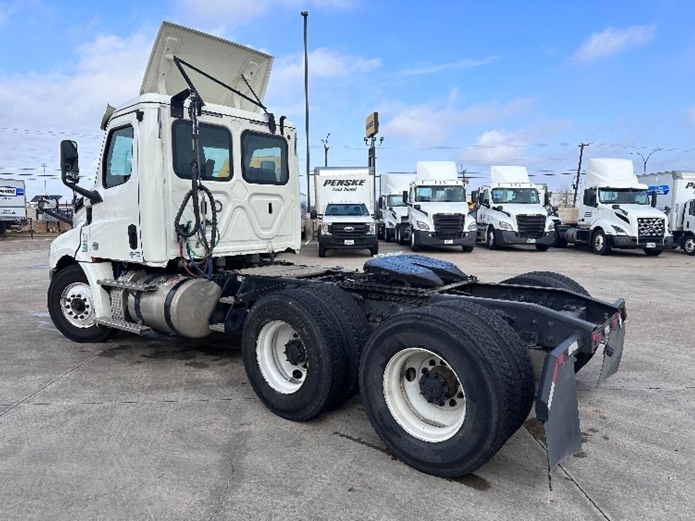 Day Cab Tractor-Heavy Duty Tractors-Freightliner-2019-T12664ST-Arlington-TX-237,327\n\t\tmiles-$ 69,500 - Image 5
