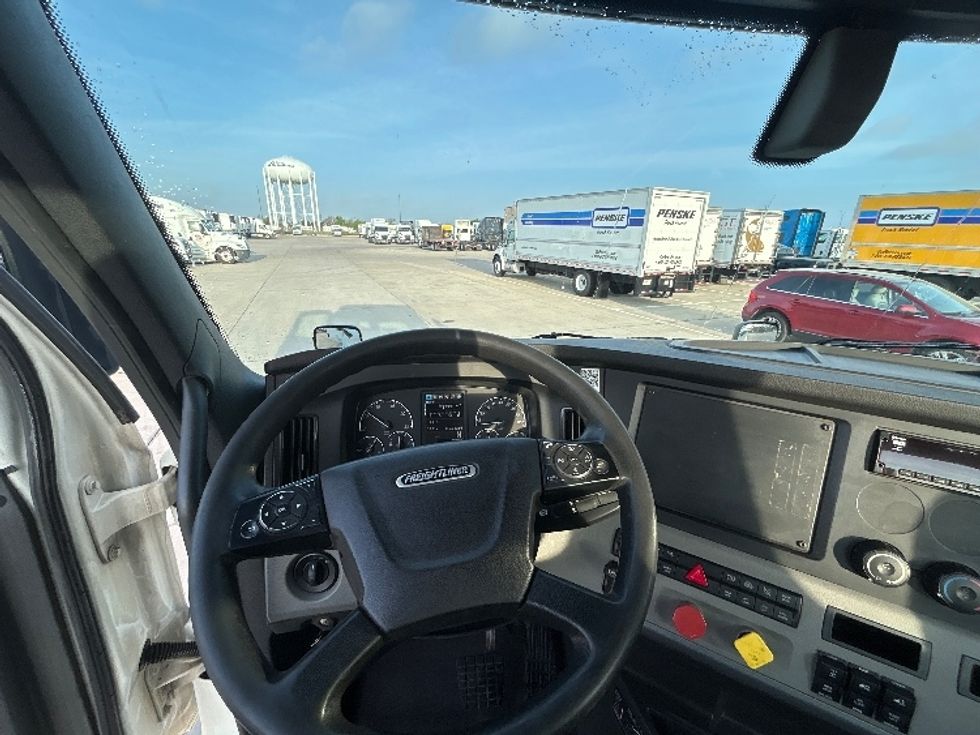 Day Cab Tractor-Heavy Duty Tractors-Freightliner-2019-T12664ST-Arlington-TX-349,862\n\t\tmiles-$ 48,000 - Image 11