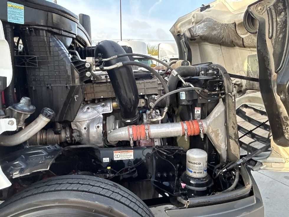 Day Cab Tractor-Heavy Duty Tractors-Freightliner-2019-T12664ST-Arlington-TX-349,862\n\t\tmiles-$ 48,000 - Image 15