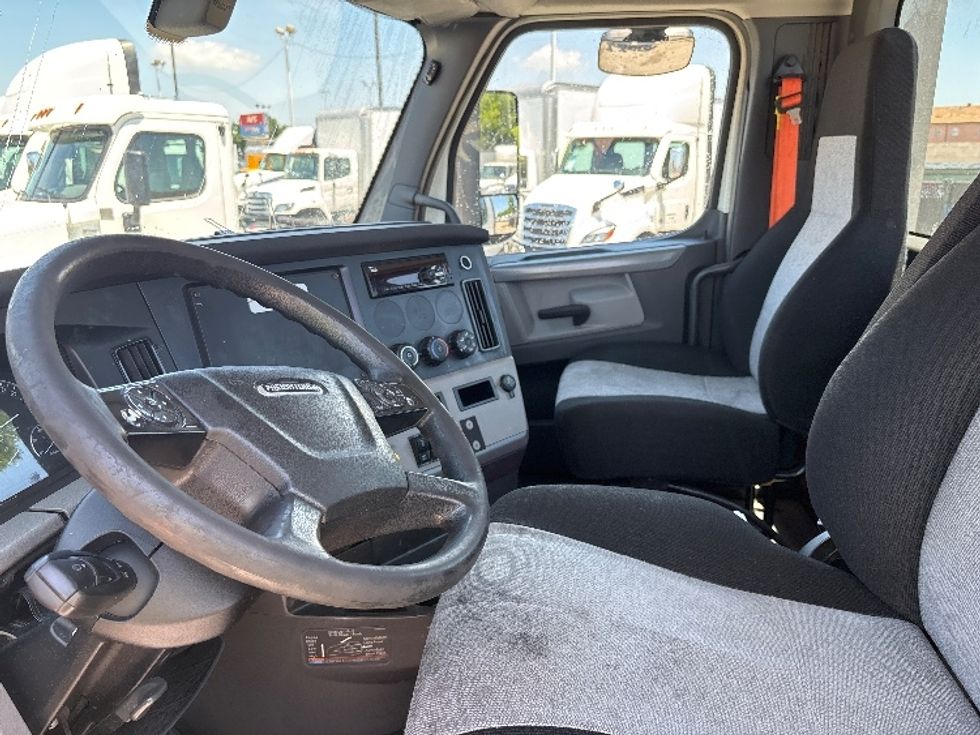 Day Cab Tractor-Heavy Duty Tractors-Freightliner-2019-T12664ST-Arlington-TX-608,080\n\t\tmiles-$ 30,750 - Image 10