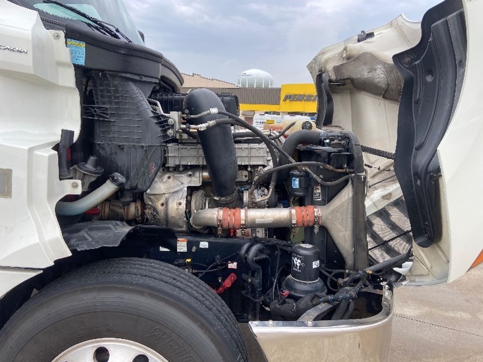 Day Cab Tractor-Heavy Duty Tractors-Freightliner-2019-T12664ST-Arlington-TX-734,424\n\t\tmiles-$ 23,250 - Image 15