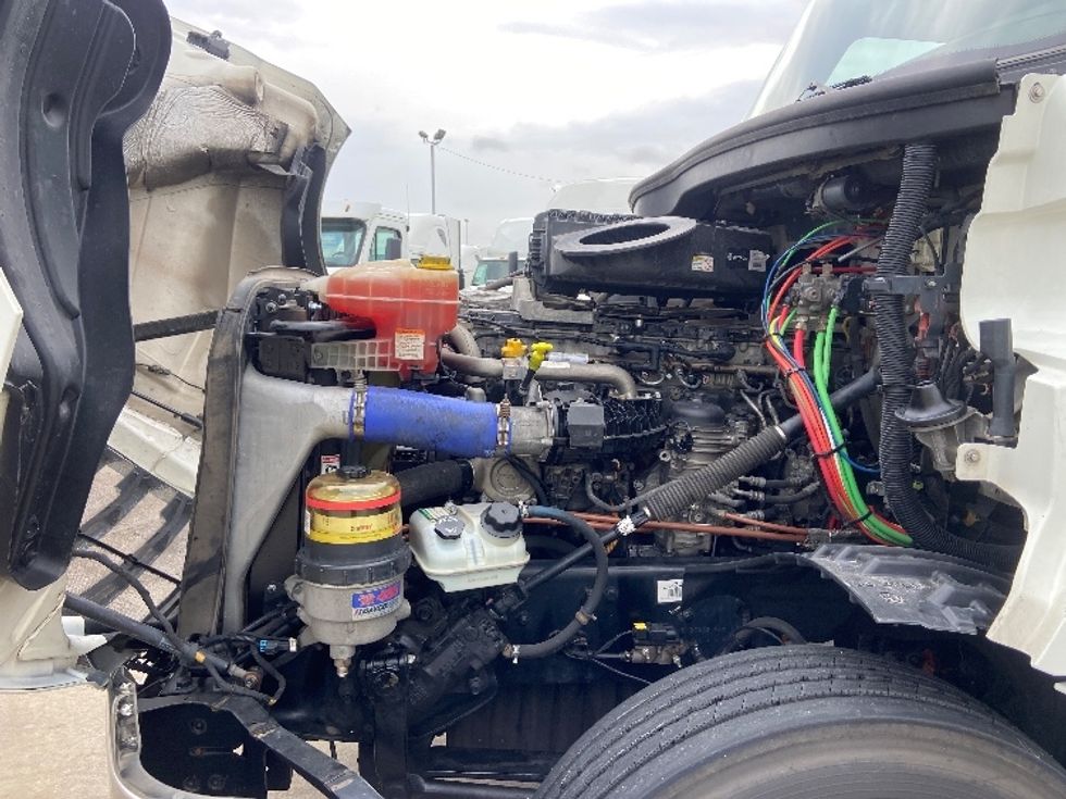 Day Cab Tractor-Heavy Duty Tractors-Freightliner-2019-T12664ST-Arlington-TX-734,424\n\t\tmiles-$ 23,250 - Image 16
