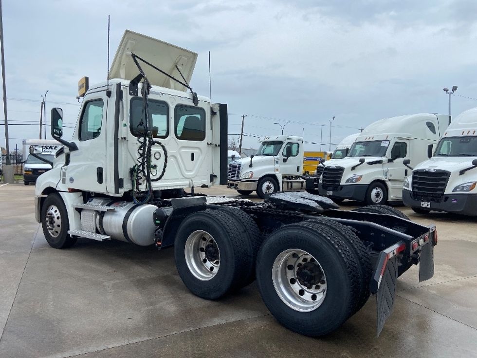Day Cab Tractor-Heavy Duty Tractors-Freightliner-2019-T12664ST-Arlington-TX-734,424\n\t\tmiles-$ 23,250 - Image 5