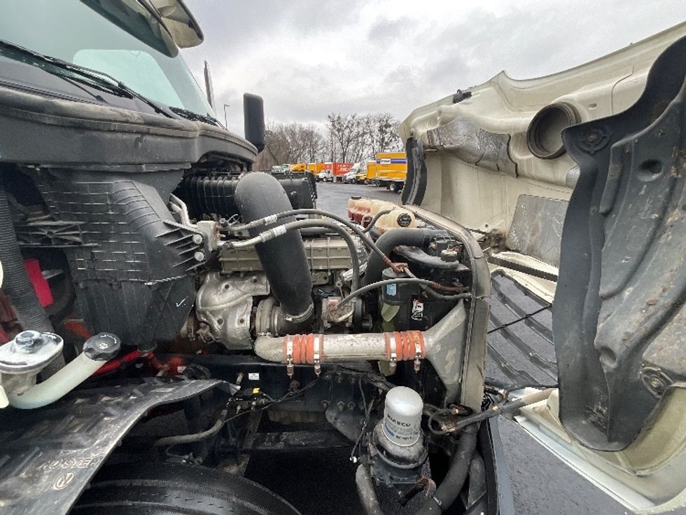 Day Cab Tractor-Heavy Duty Tractors-Freightliner-2019-T12664ST-Atlanta (Forest Park)-GA-187,625\n\t\tmiles-$ 55,000 - Image 15