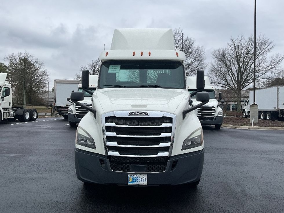 Day Cab Tractor-Heavy Duty Tractors-Freightliner-2019-T12664ST-Atlanta (Forest Park)-GA-187,625\n\t\tmiles-$ 55,000 - Image 2