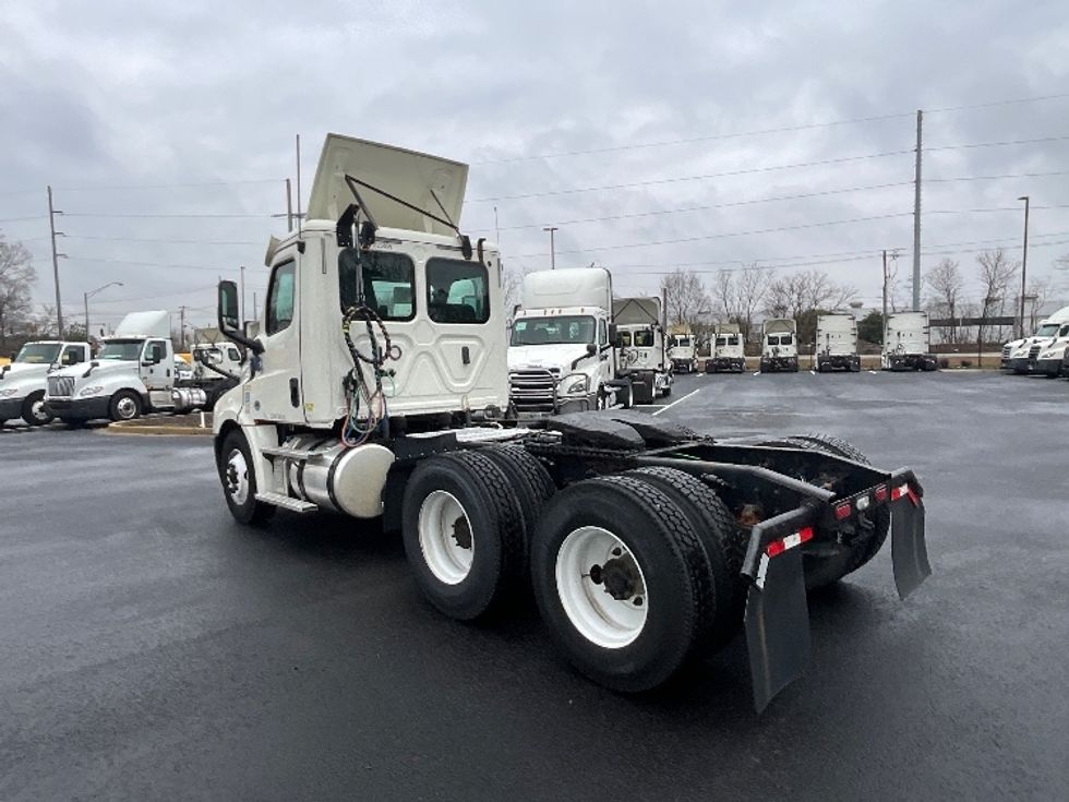 Day Cab Tractor-Heavy Duty Tractors-Freightliner-2019-T12664ST-Atlanta (Forest Park)-GA-187,625\n\t\tmiles-$ 55,000 - Image 5