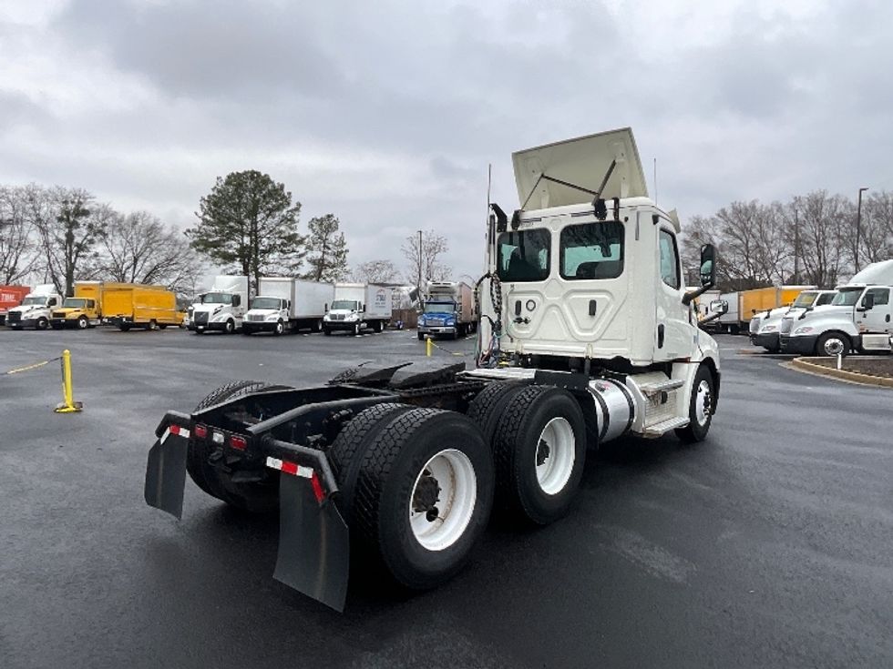 Day Cab Tractor-Heavy Duty Tractors-Freightliner-2019-T12664ST-Atlanta (Forest Park)-GA-187,625\n\t\tmiles-$ 55,000 - Image 7