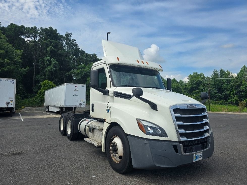 Day Cab Tractor-Heavy Duty Tractors-Freightliner-2019-T12664ST-Atlanta (Forest Park)-GA-344,291\n\t\tmiles-$ 51,250 - Image 1