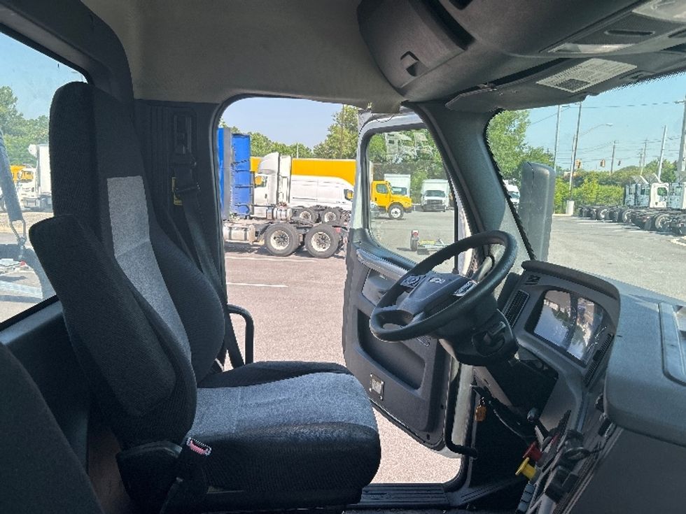 Day Cab Tractor-Heavy Duty Tractors-Freightliner-2019-T12664ST-Atlanta (Forest Park)-GA-344,291\n\t\tmiles-$ 51,250 - Image 14