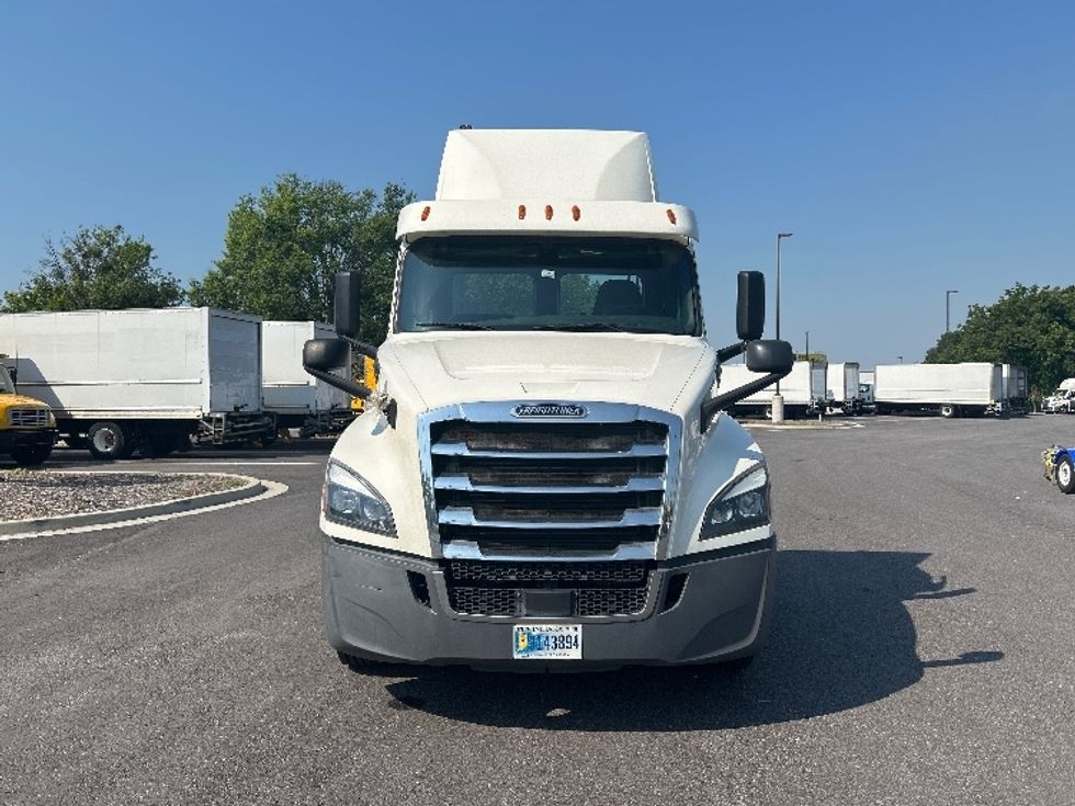 Day Cab Tractor-Heavy Duty Tractors-Freightliner-2019-T12664ST-Atlanta (Forest Park)-GA-344,291\n\t\tmiles-$ 51,250 - Image 2