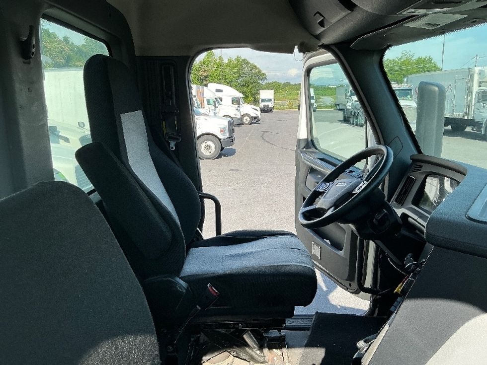 Day Cab Tractor-Heavy Duty Tractors-Freightliner-2019-T12664ST-Atlanta (Forest Park)-GA-462,596\n\t\tmiles-$ 44,750 - Image 14