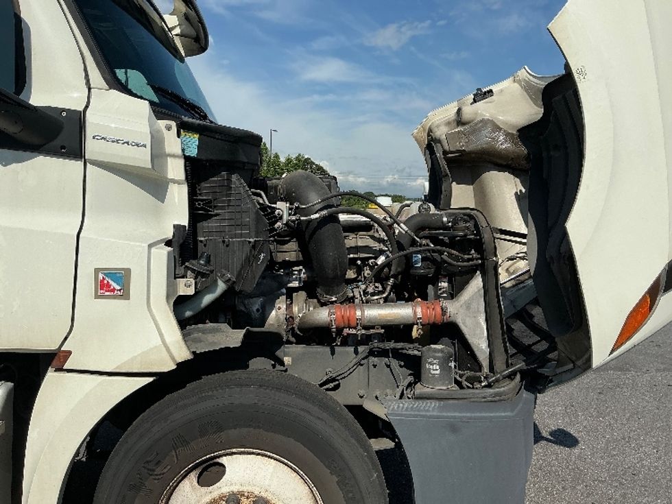 Day Cab Tractor-Heavy Duty Tractors-Freightliner-2019-T12664ST-Atlanta (Forest Park)-GA-462,596\n\t\tmiles-$ 44,750 - Image 15