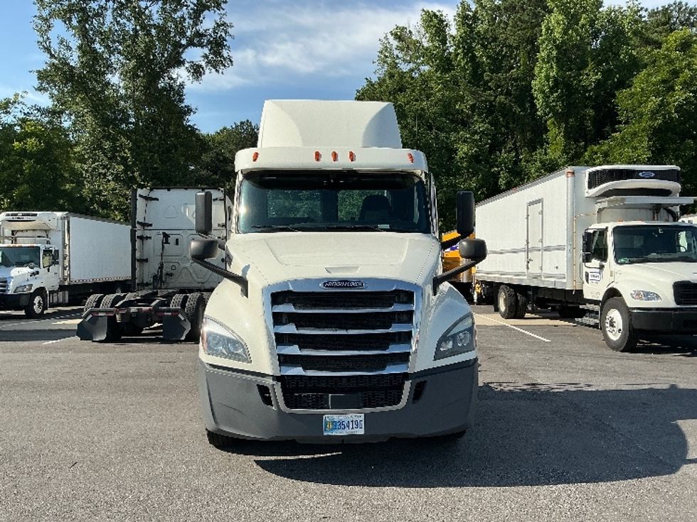 Day Cab Tractor-Heavy Duty Tractors-Freightliner-2019-T12664ST-Atlanta (Forest Park)-GA-462,596\n\t\tmiles-$ 44,750 - Image 2
