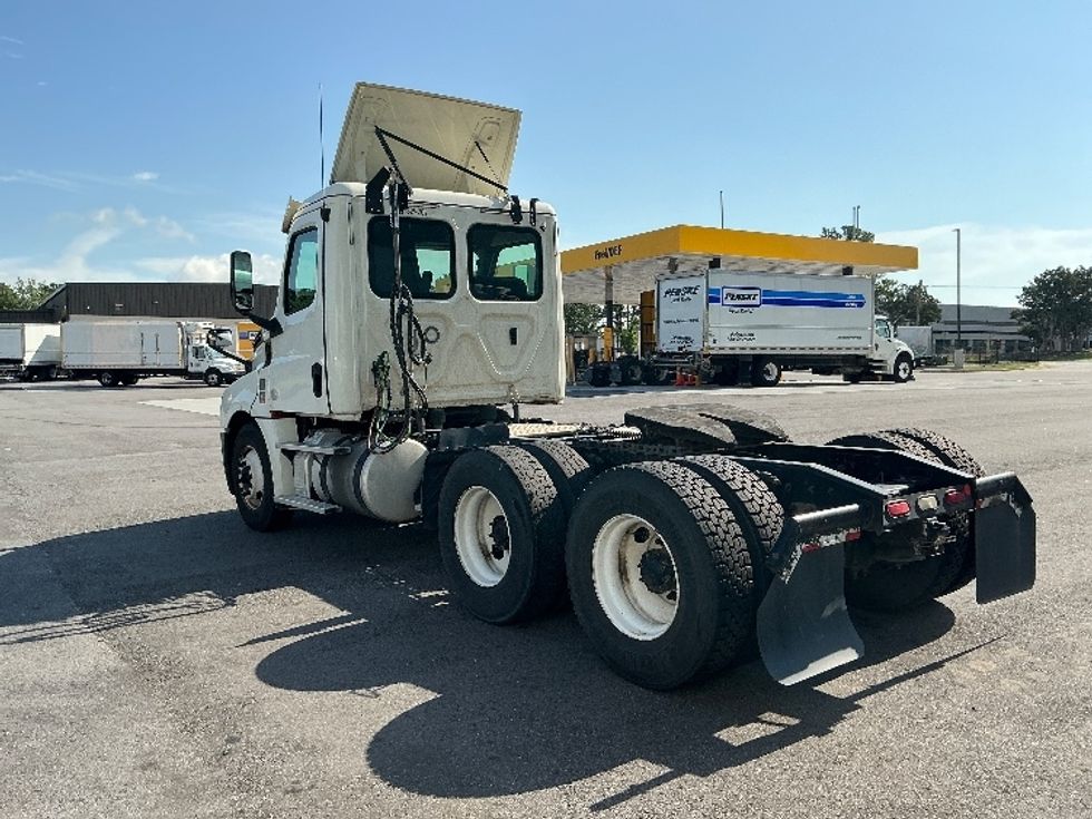 Day Cab Tractor-Heavy Duty Tractors-Freightliner-2019-T12664ST-Atlanta (Forest Park)-GA-462,596\n\t\tmiles-$ 44,750 - Image 5