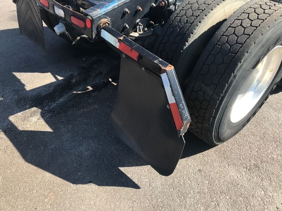 Day Cab Tractor-Heavy Duty Tractors-Freightliner-2019-T12664ST-Atlanta-GA-305,923\n\t\tmiles-$ 51,500 - Image 20