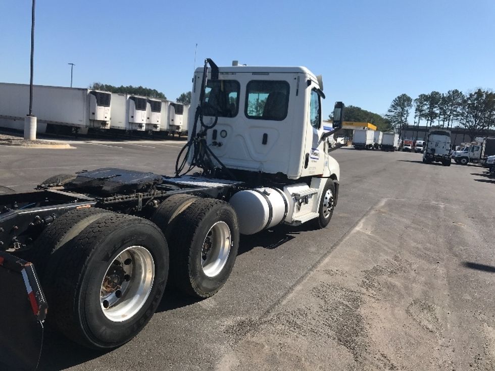 Day Cab Tractor-Heavy Duty Tractors-Freightliner-2019-T12664ST-Atlanta-GA-305,923\n\t\tmiles-$ 51,500 - Image 7