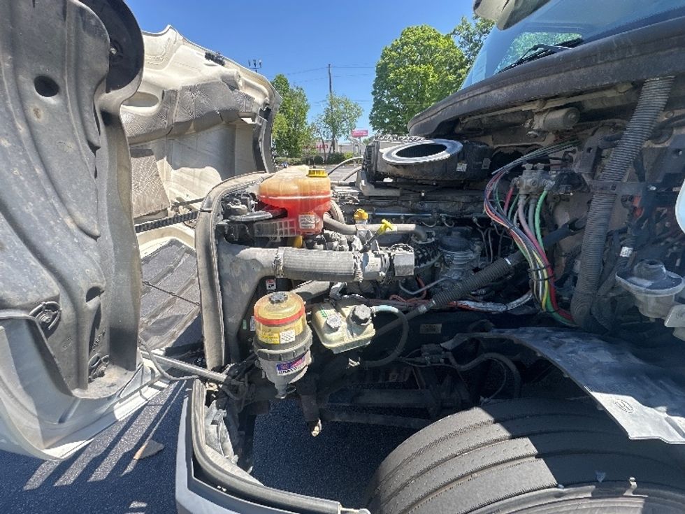Day Cab Tractor-Heavy Duty Tractors-Freightliner-2019-T12664ST-Atlanta-GA-313,350\n\t\tmiles-$ 46,750 - Image 16