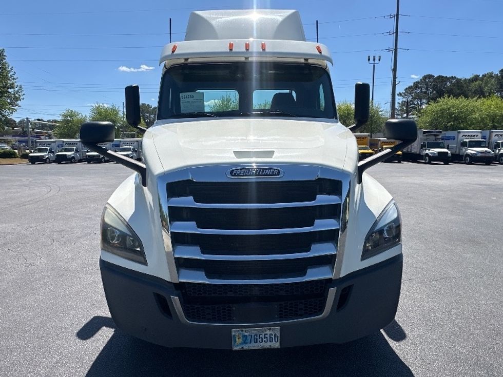 Day Cab Tractor-Heavy Duty Tractors-Freightliner-2019-T12664ST-Atlanta-GA-313,350\n\t\tmiles-$ 46,750 - Image 2