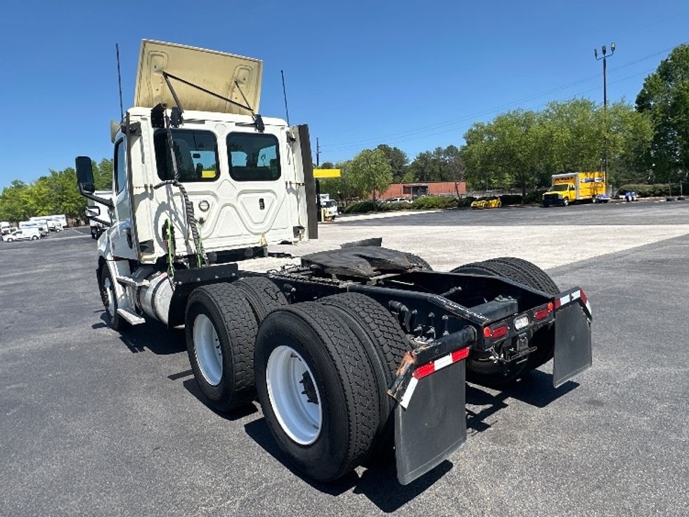 Day Cab Tractor-Heavy Duty Tractors-Freightliner-2019-T12664ST-Atlanta-GA-313,350\n\t\tmiles-$ 46,750 - Image 5
