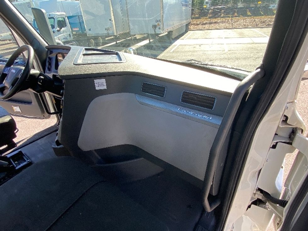 Day Cab Tractor-Heavy Duty Tractors-Freightliner-2019-T12664ST-Atlanta-GA-509,959\n\t\tmiles-$ 47,000 - Image 10