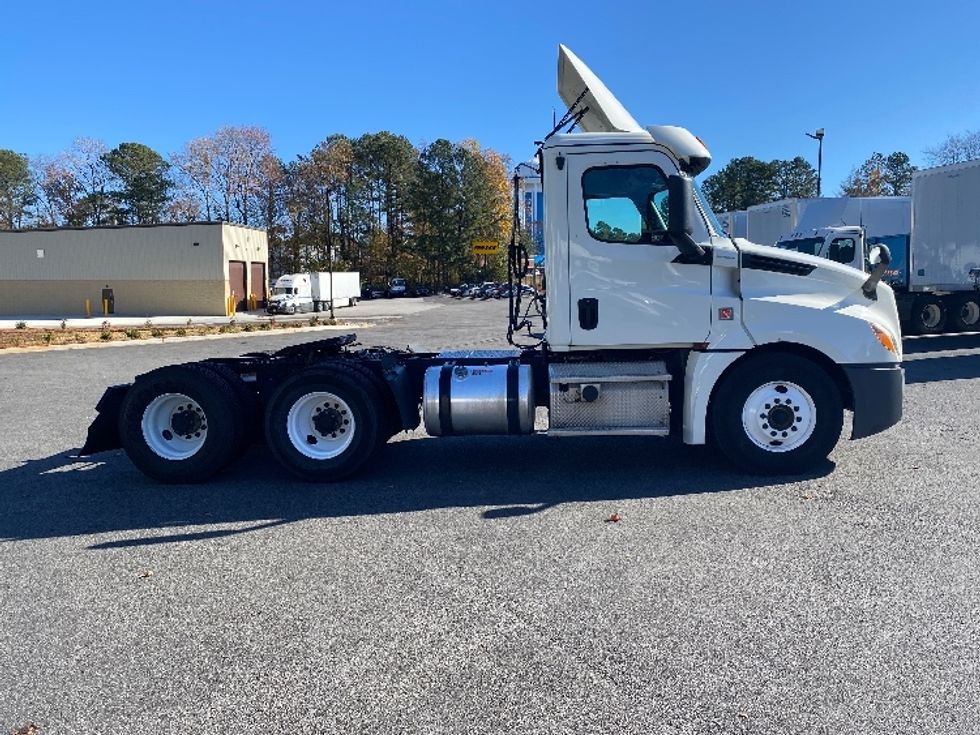 Day Cab Tractor-Heavy Duty Tractors-Freightliner-2019-T12664ST-Atlanta-GA-509,959\n\t\tmiles-$ 47,000 - Image 14