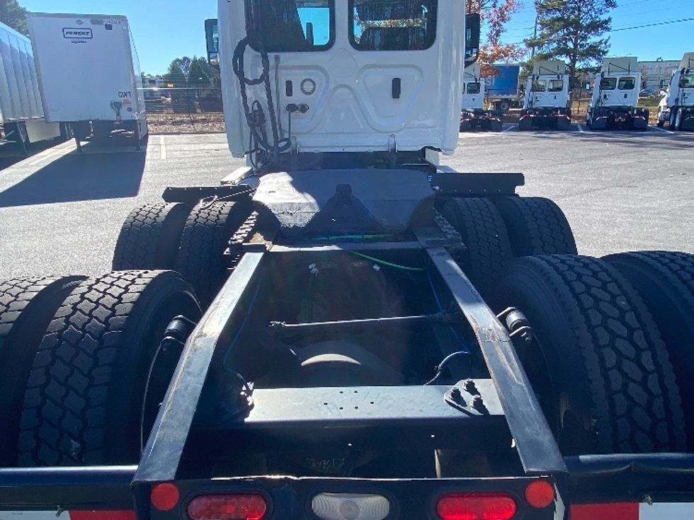 Day Cab Tractor-Heavy Duty Tractors-Freightliner-2019-T12664ST-Atlanta-GA-509,959\n\t\tmiles-$ 47,000 - Image 15