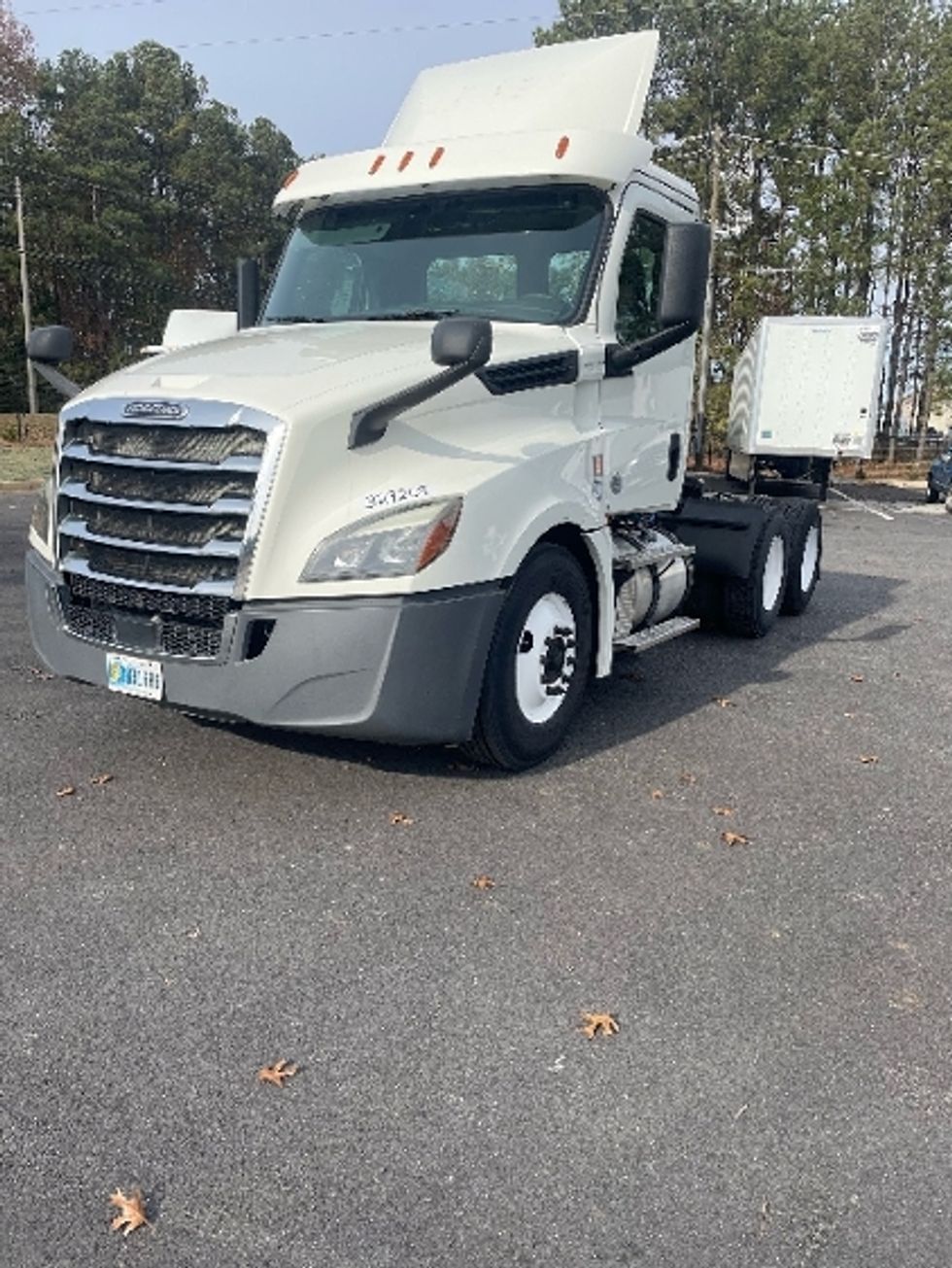 Day Cab Tractor-Heavy Duty Tractors-Freightliner-2019-T12664ST-Atlanta-GA-509,959\n\t\tmiles-$ 47,000 - Image 3