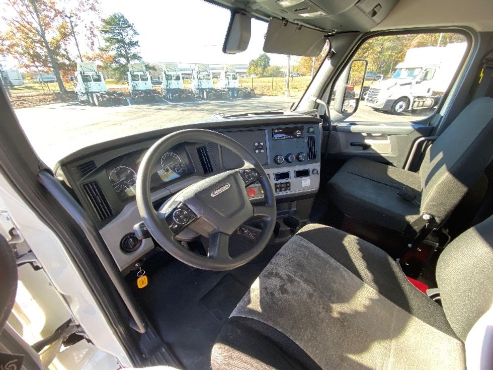 Day Cab Tractor-Heavy Duty Tractors-Freightliner-2019-T12664ST-Atlanta-GA-509,959\n\t\tmiles-$ 47,000 - Image 7