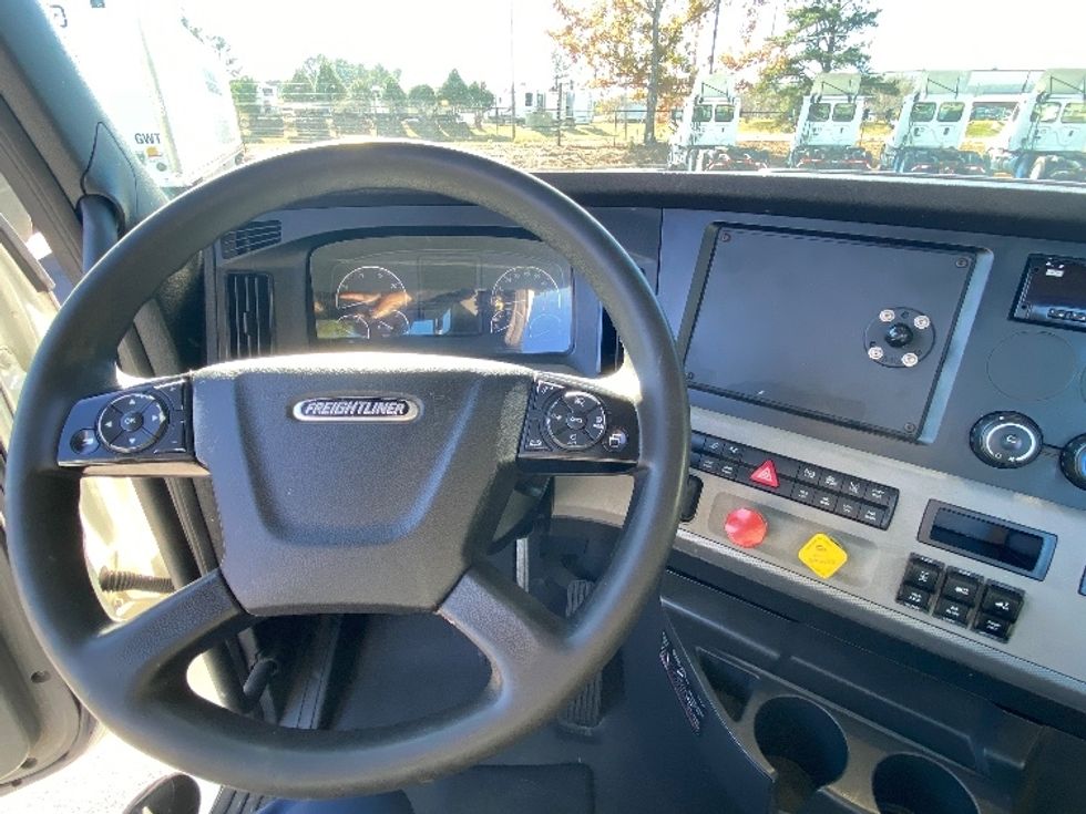 Day Cab Tractor-Heavy Duty Tractors-Freightliner-2019-T12664ST-Atlanta-GA-509,959\n\t\tmiles-$ 47,000 - Image 8