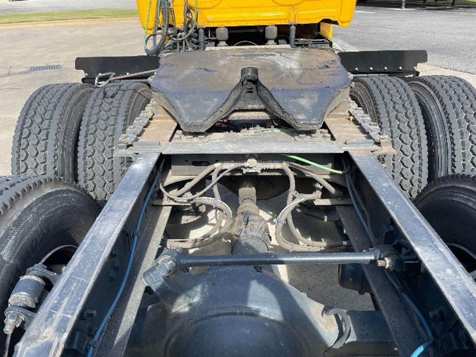 Day Cab Tractor-Heavy Duty Tractors-Freightliner-2019-T12664ST-Auburn-AL-511,703\n\t\tmiles-$ 42,250 - Image 6